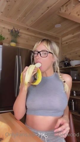 Sara Jean Underwood - Banana - Fullthot