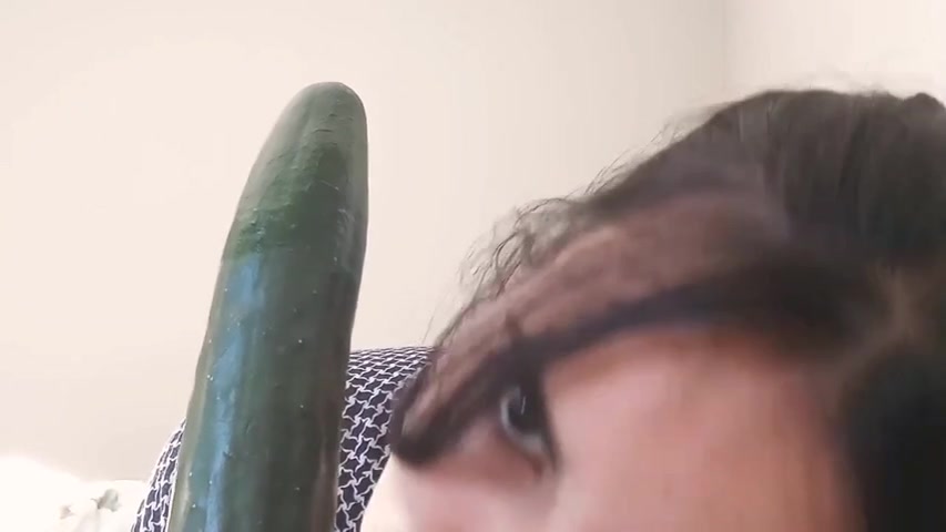 Jessy ASMR - Cucumber Blowjob - Fullthot