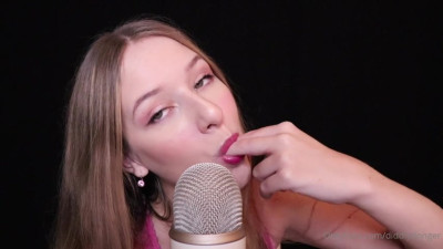 Diddly ASMR - Up close finger sucking ASMR